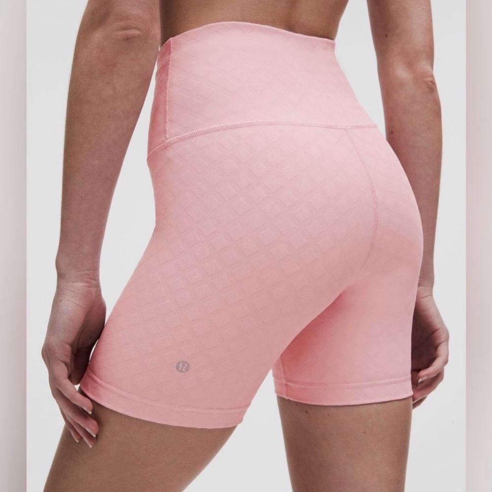 Lululemon 3D Jacquard Diamond Train HR Short 6” NWT Sz 8